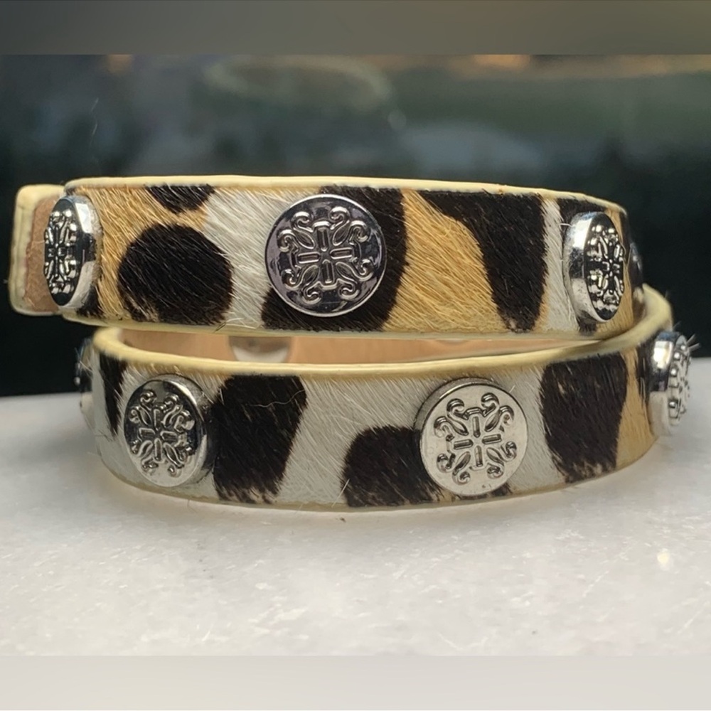 Stylish Earth tones Wrap Bracelet with Silver Medallions - Women Jewelry - Picture 3 of 4